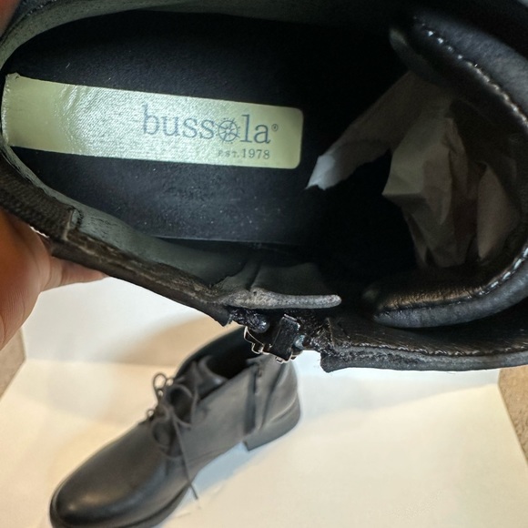 Bussola Women's Tyra Lace-UP Ankle bootie in Black - Picture 6 of 8